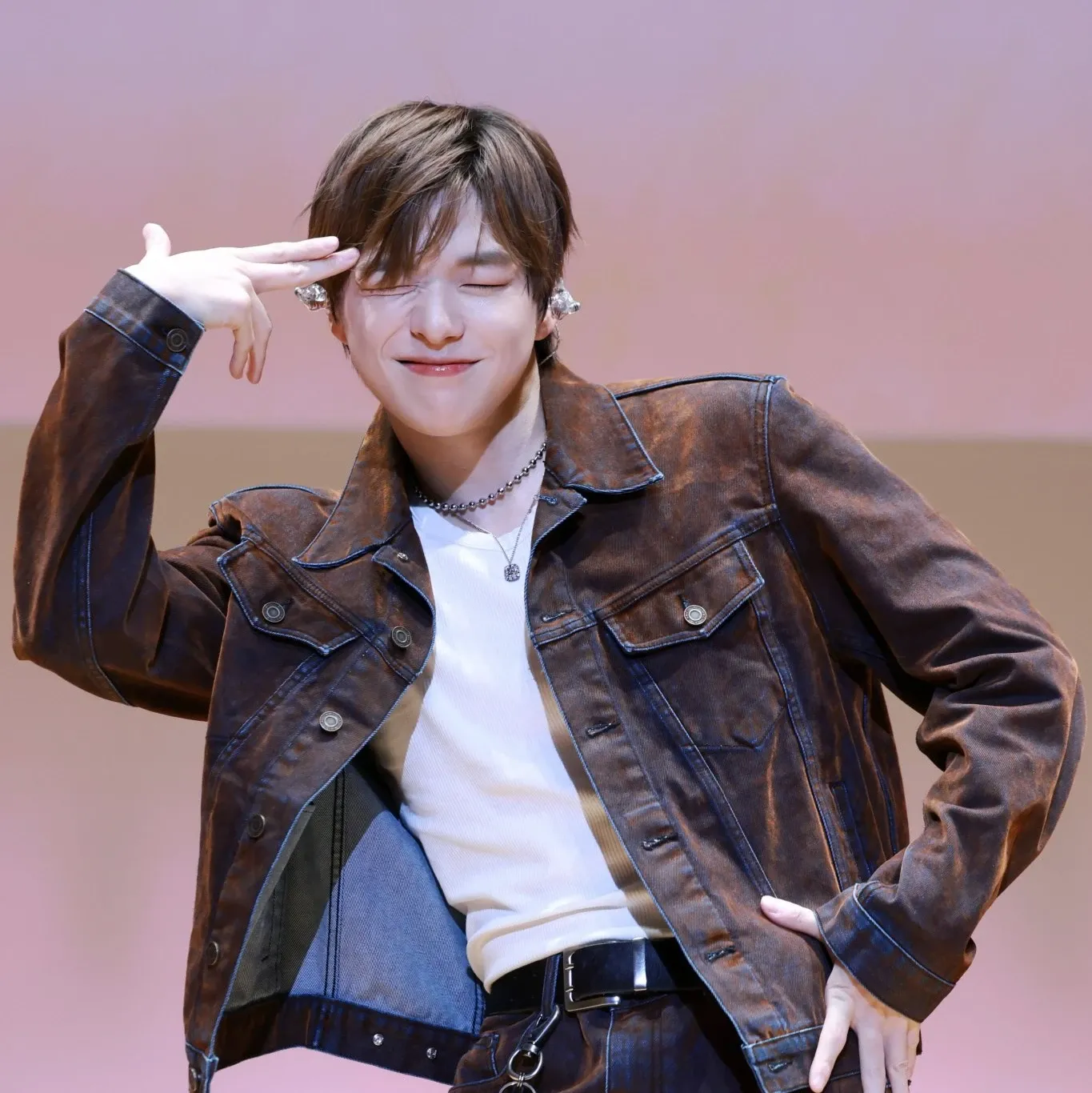 강다니엘의 비하인드 컷