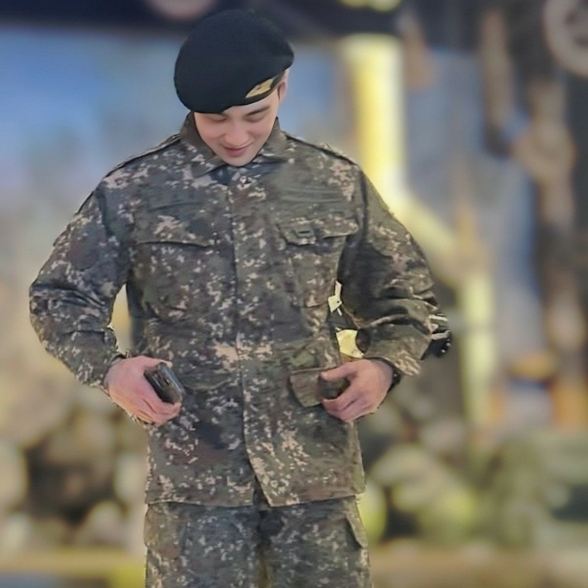 Behind-the-scenes cut of Baekho