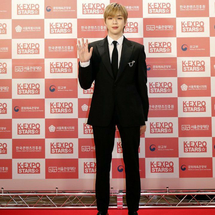강다니엘 최근 활동샷