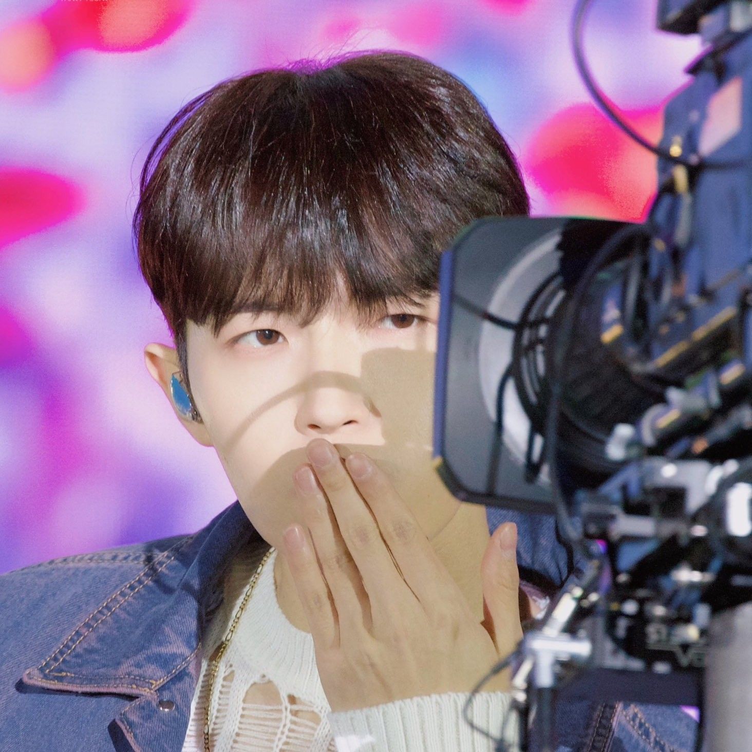 Potret di balik layar Kim Jaehwan