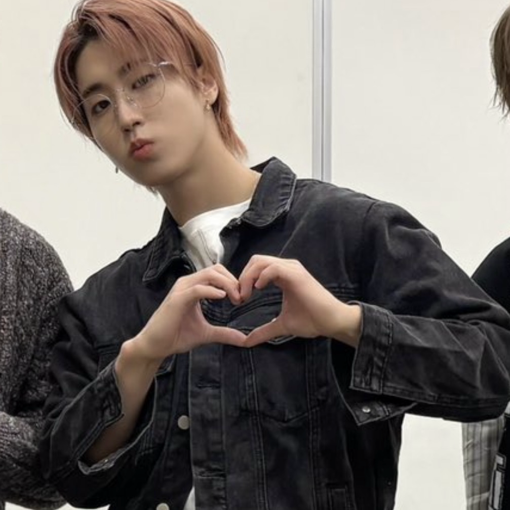 Latest photo of HAN (Stray Kids)