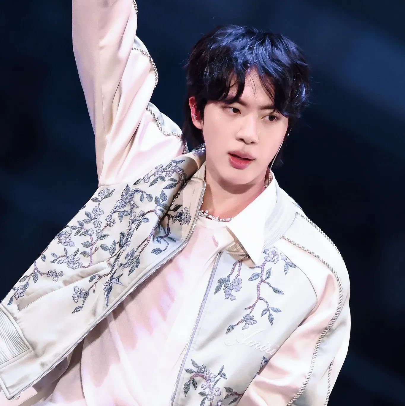 진 (방탄소년단) 최근 활동샷