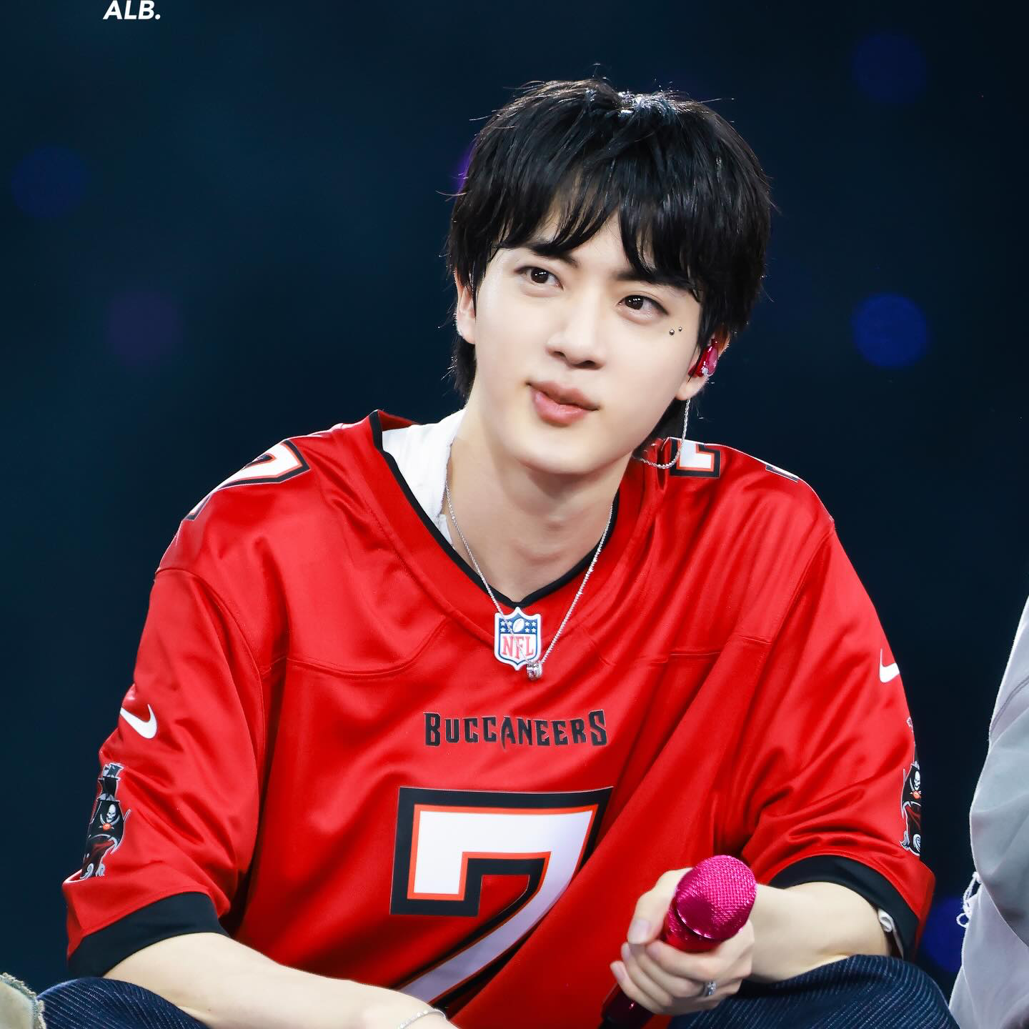 진 (방탄소년단)의 비하인드 컷