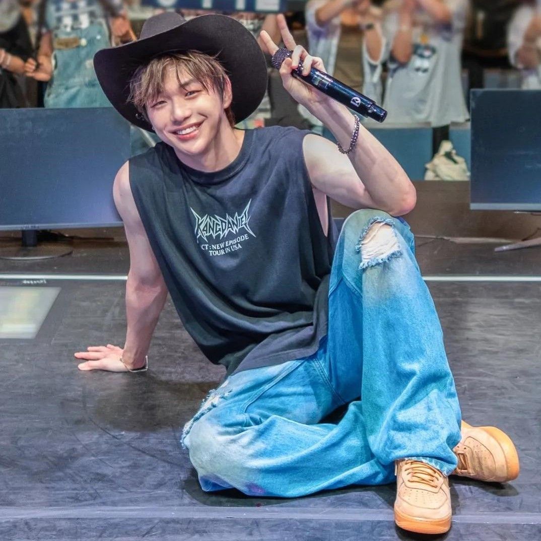 강다니엘의 비하인드 컷