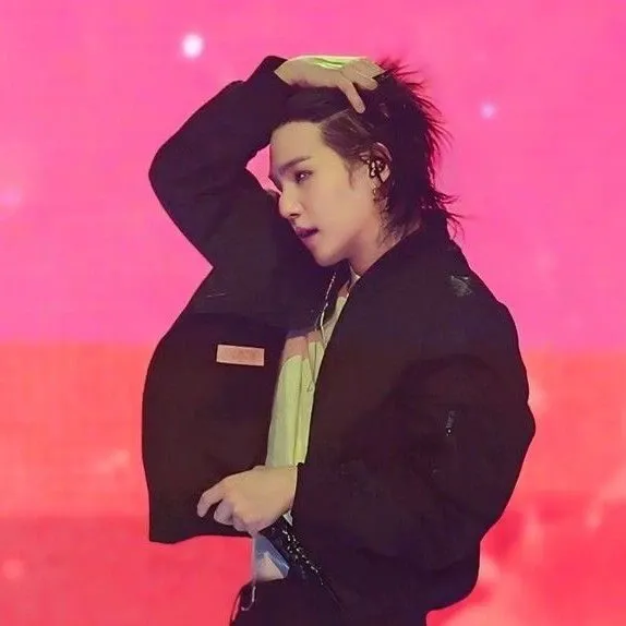 Latest photo of SUGA (BTS)