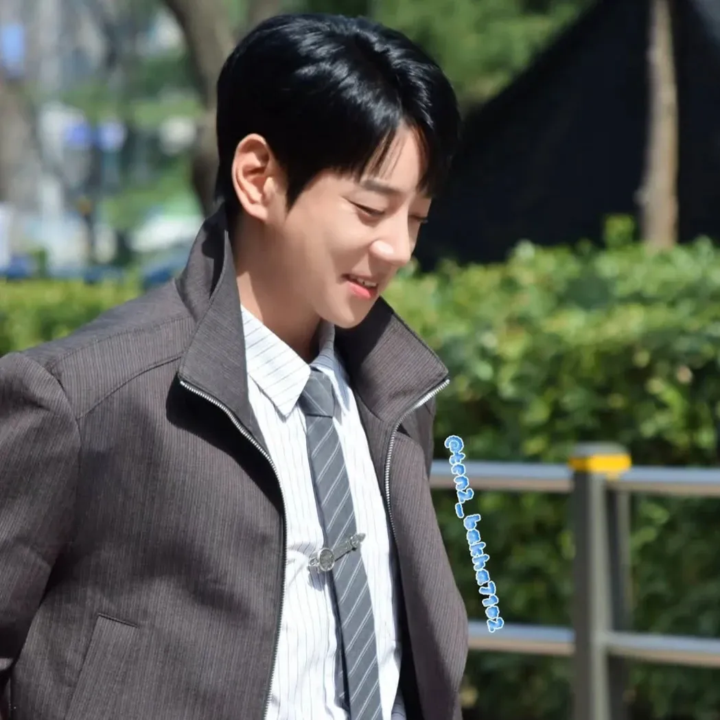 Latest photo of Hwang Chiyeol