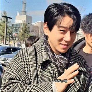 Behind-the-scenes cut of Hwang Chiyeol