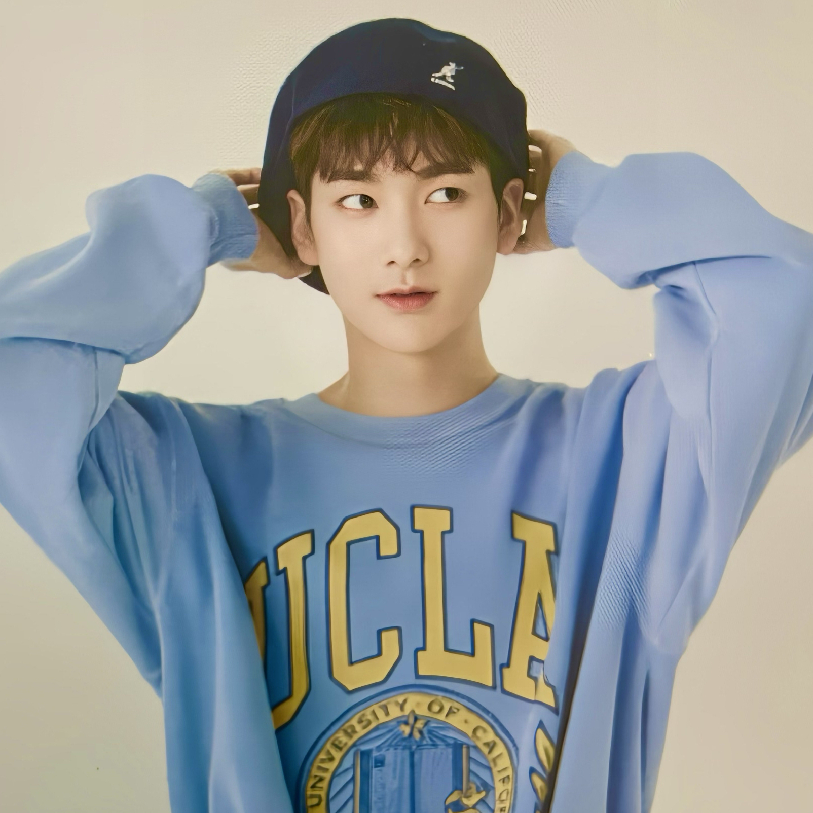 Behind-the-scenes cut of Aron