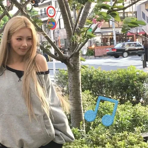 Behind-the-scenes cut of Miyeon (i-dle)