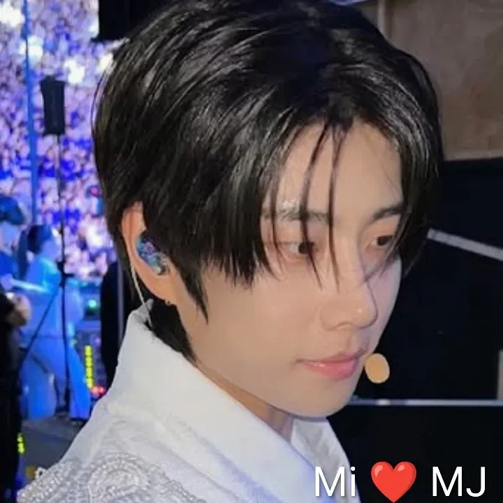 Behind-the-scenes cut of MJ (ASTRO)
