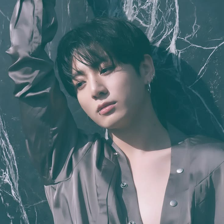 Behind-the-scenes cut of BTS