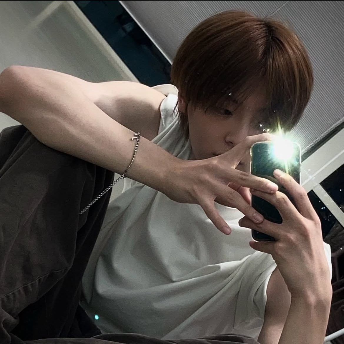 Behind-the-scenes cut of Kang Woojin