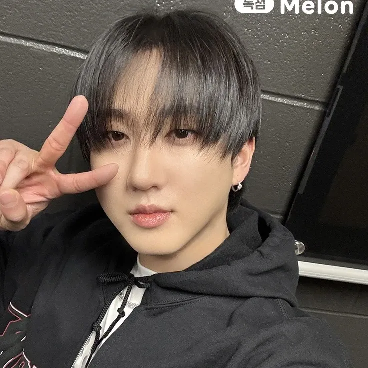 Behind-the-scenes cut of Changbin (Stray Kids)