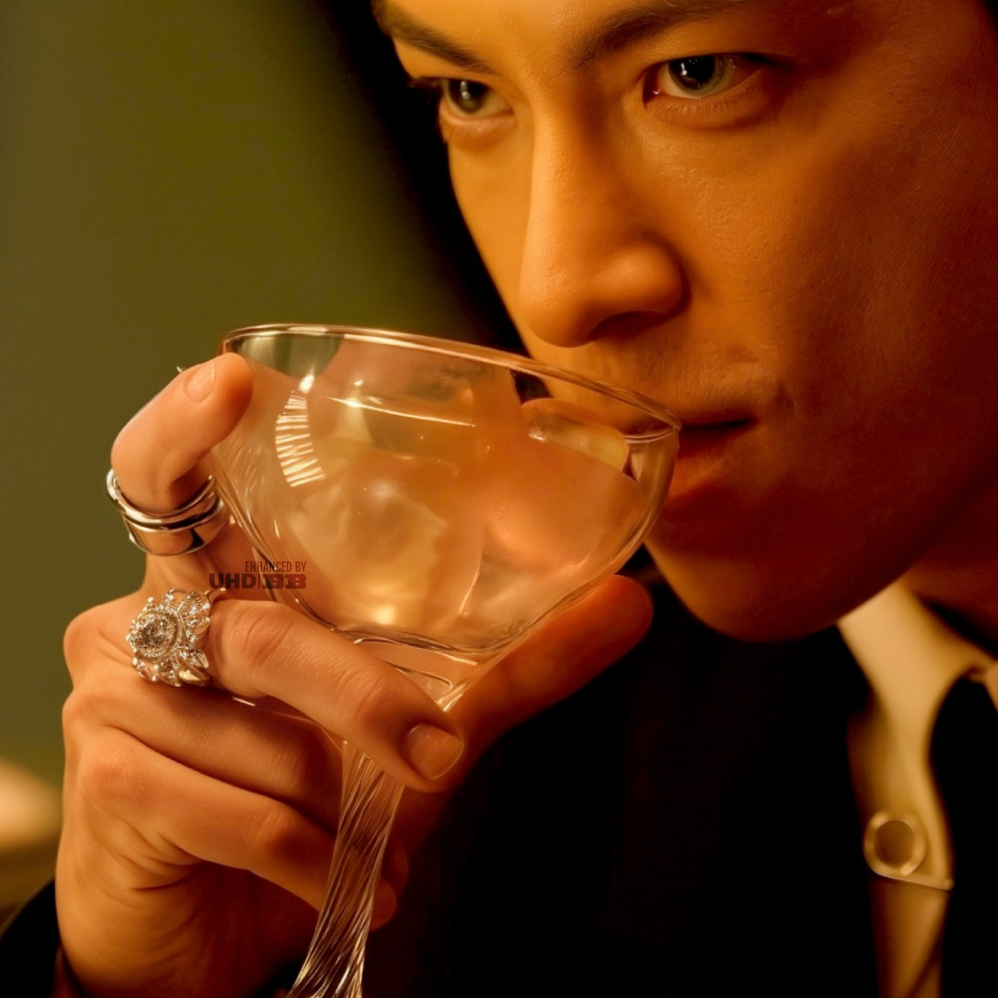 A moment captured by T.O.P's fan