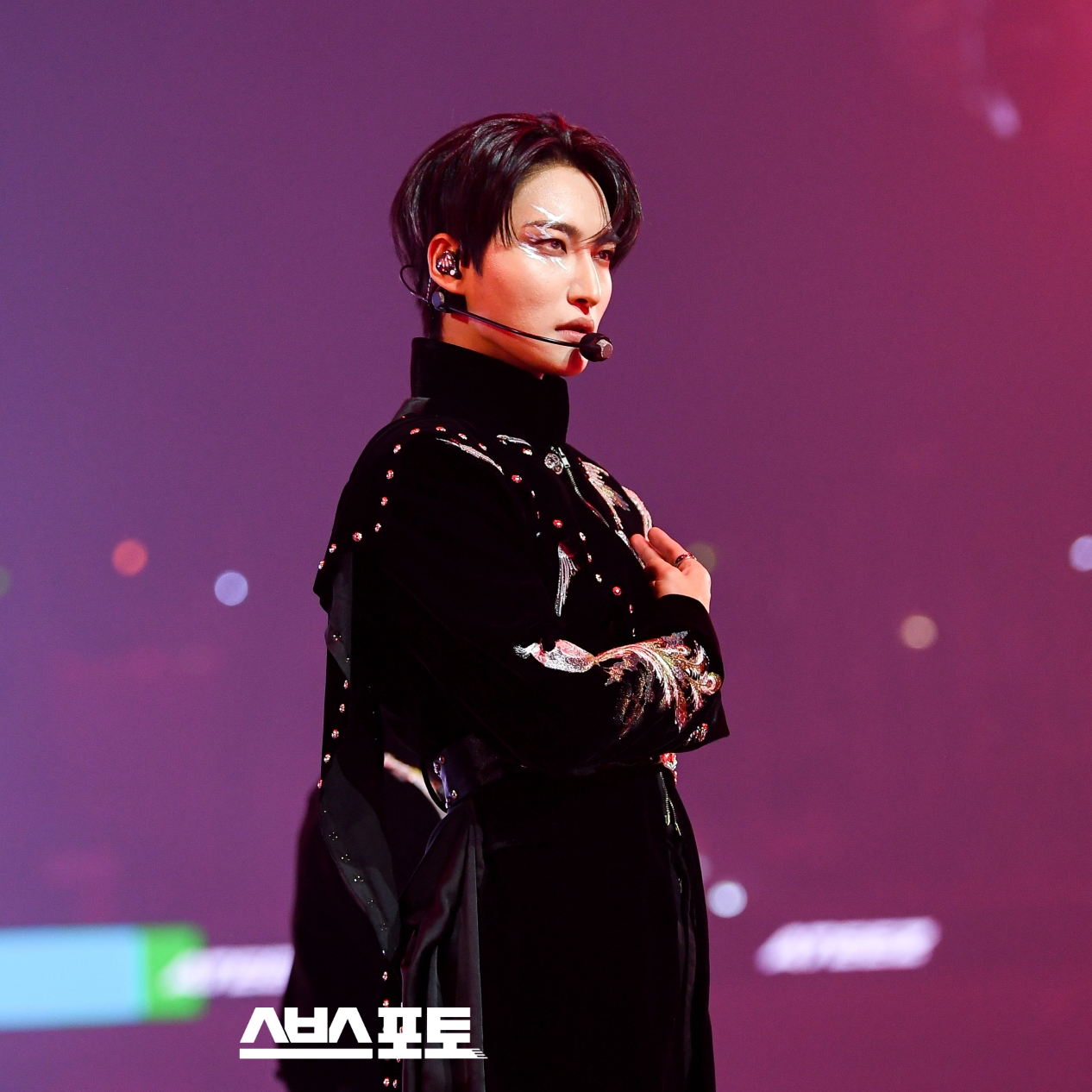 Recent activity shot of Seonghwa (ATEEZ)