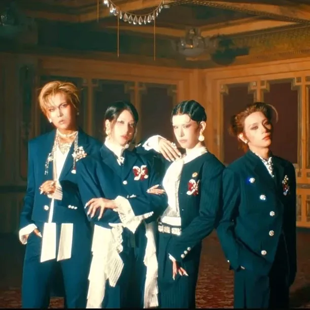 Behind-the-scenes cut of XLOV