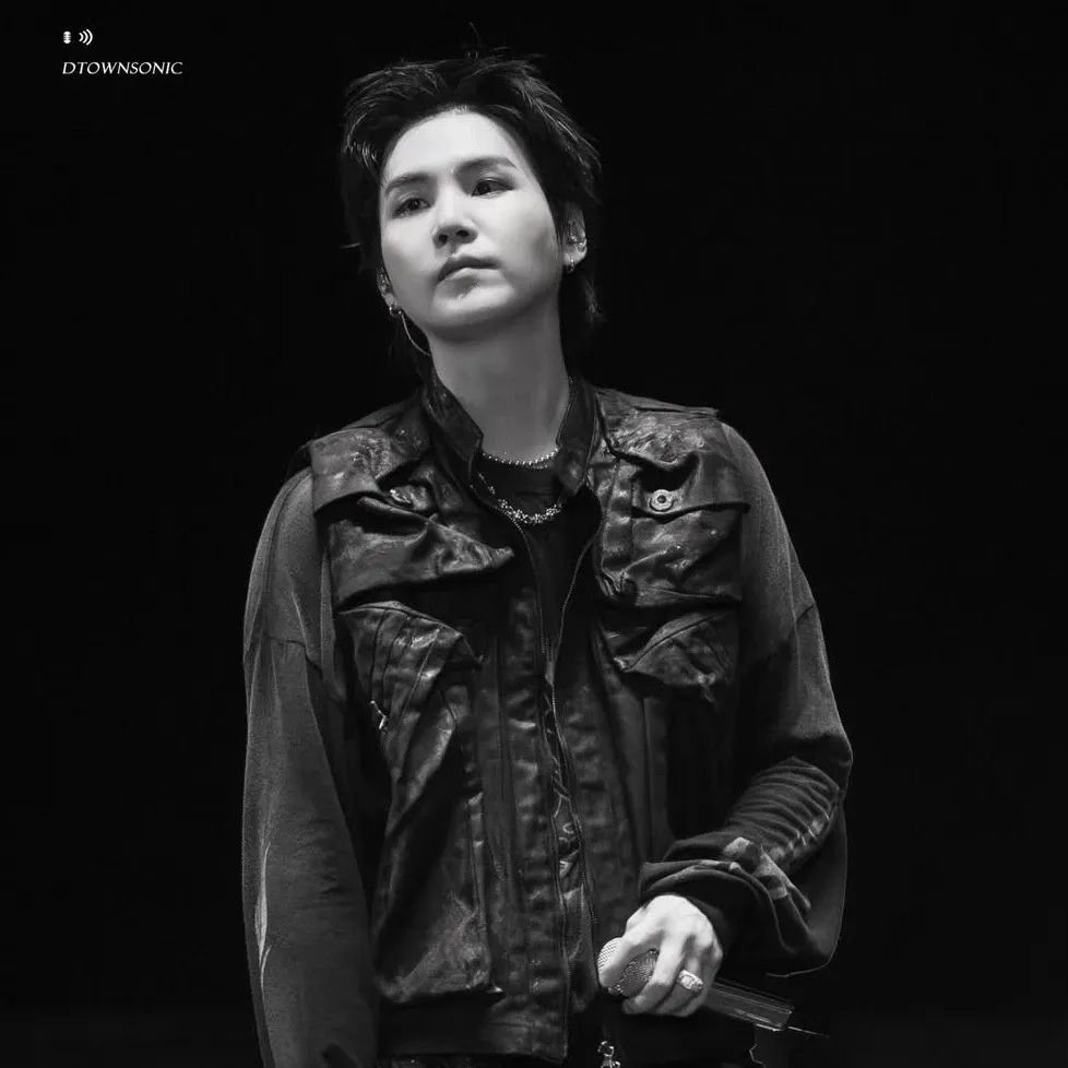 SUGA (防弹少年团)的最新照片