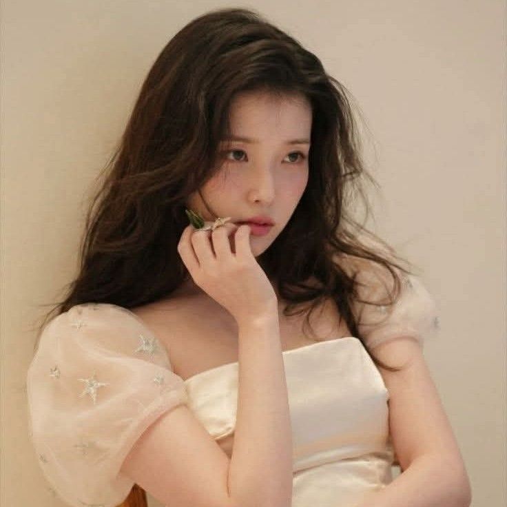 IU的最新活动照片