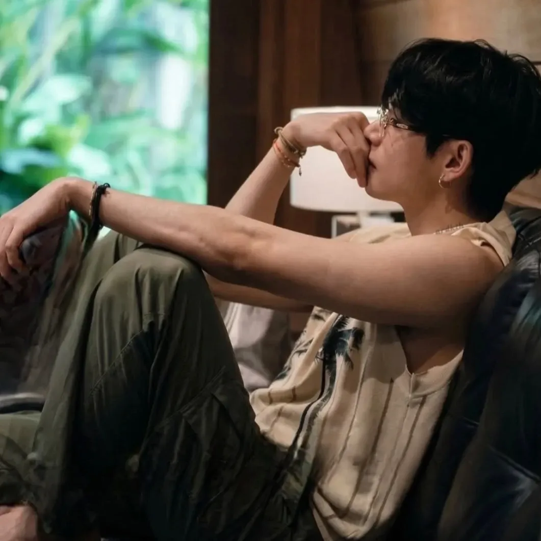 A moment captured by V (BTS)'s fan