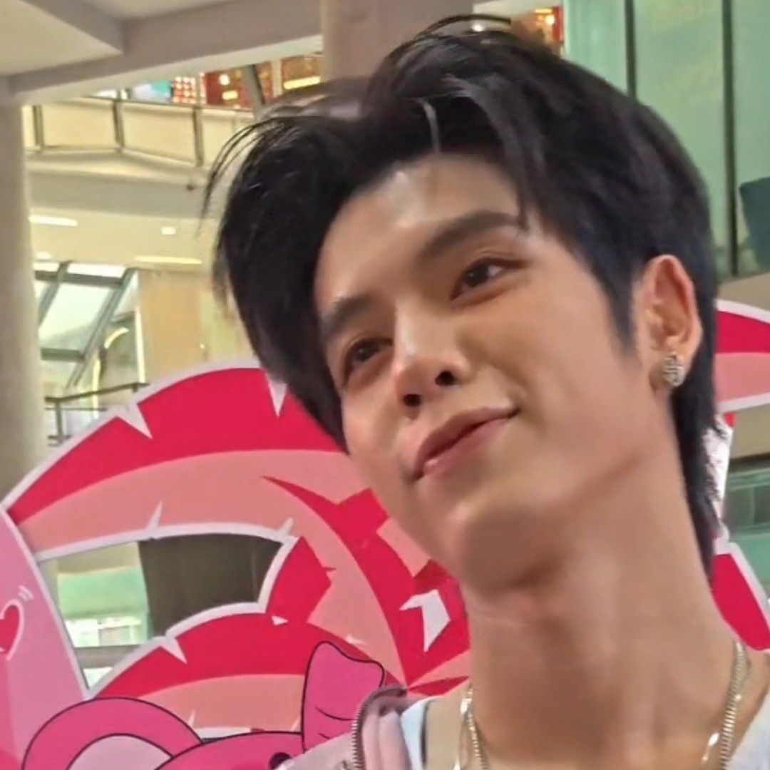 A moment captured by DORN (NexT1DE)'s fan