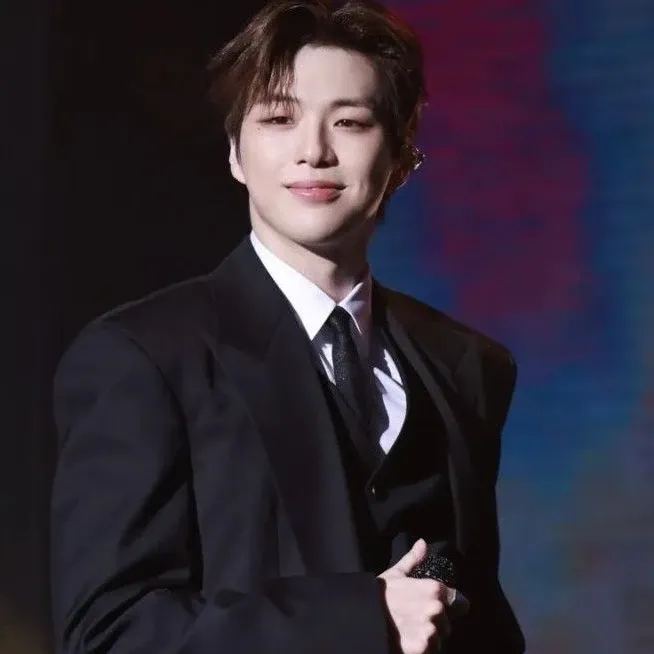 Behind-the-scenes cut of Kang Daniel