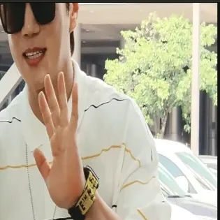 Recent activity shot of Hwang Chiyeol