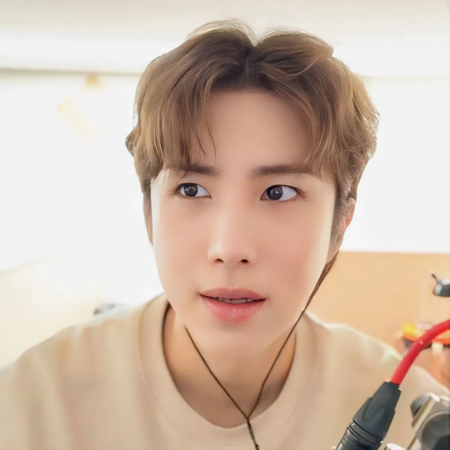 Behind-the-scenes cut of Wow (A.C.E)