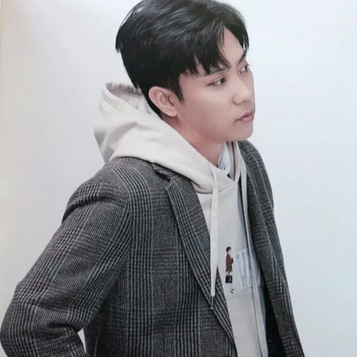 A moment captured by Eun Jiwon (SECHSKIES)'s fan