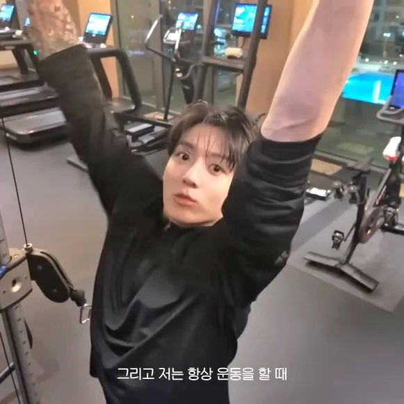 Foto aktivitas terbaru Jungkook (BTS)