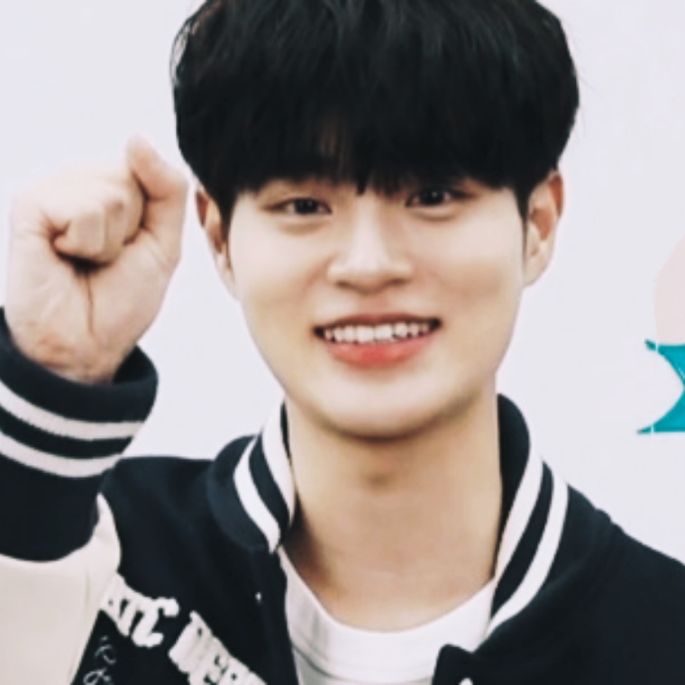 이대휘 (AB6IX)의 최신 사진