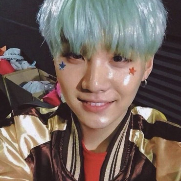 SUGA (BTS)の最新写真