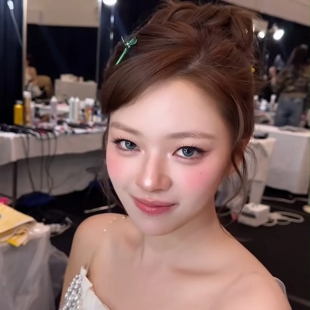 Behind-the-scenes cut of Jeongyeon (TWICE)