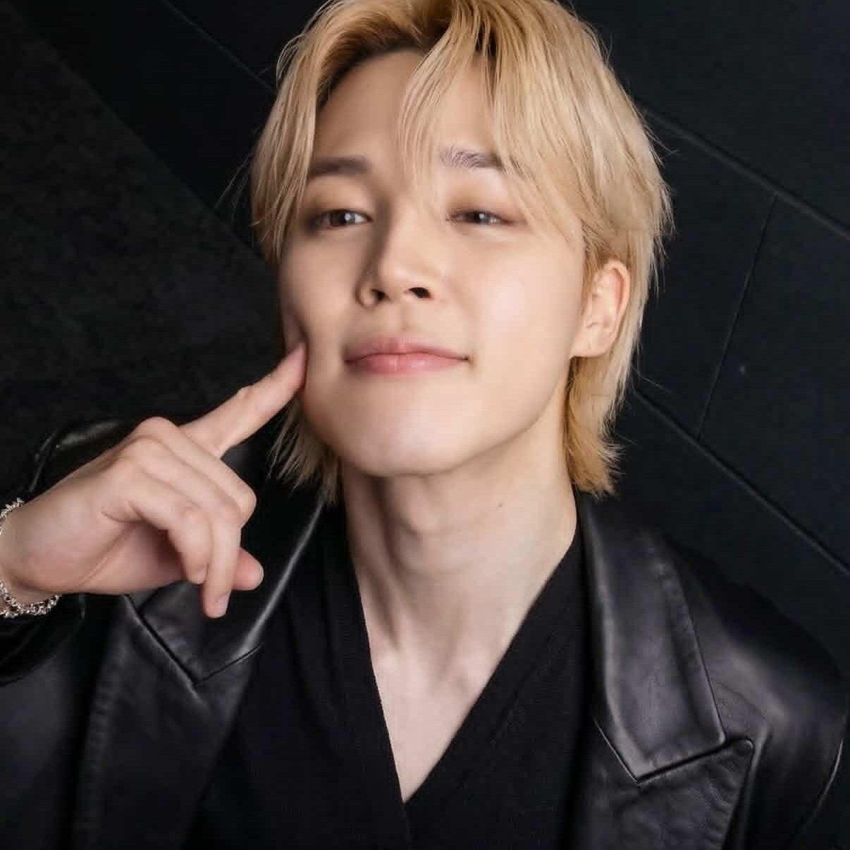 智旻 (防彈少年團)的最新活動照片