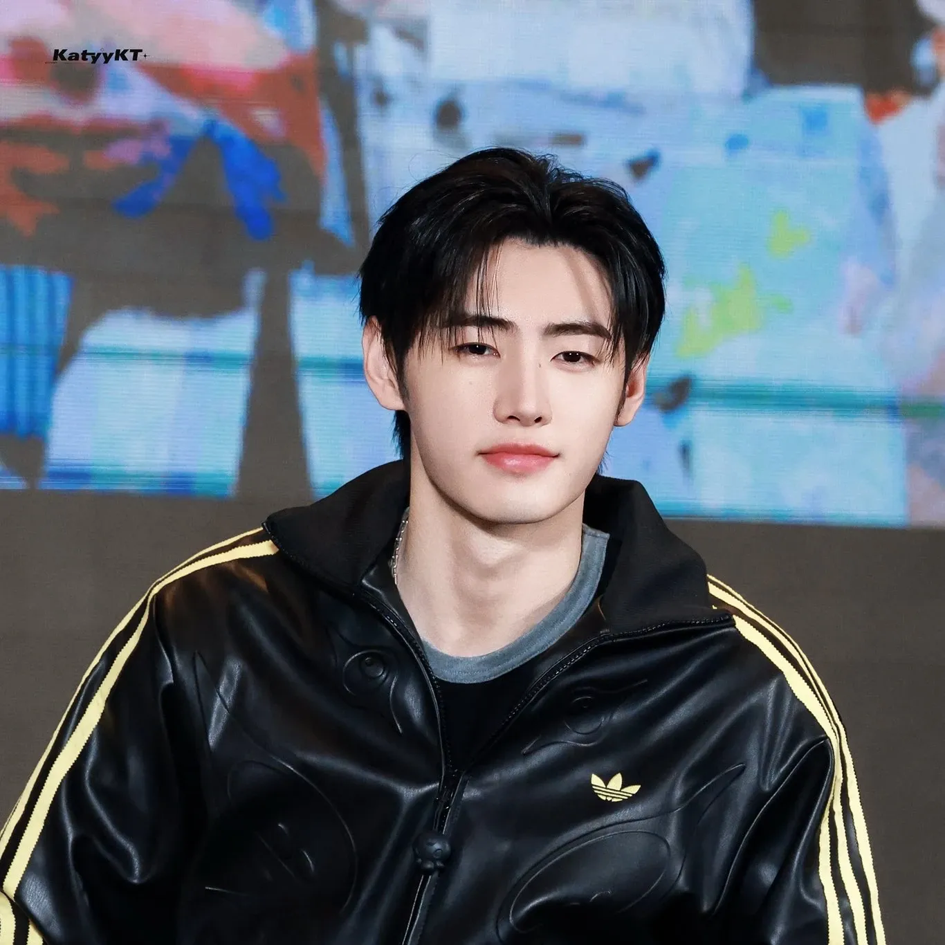 Foto terbaru Sunghoon (ENHYPEN)