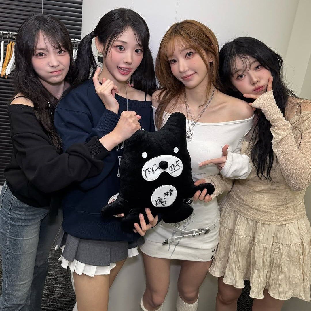 Behind-the-scenes cut of QWER