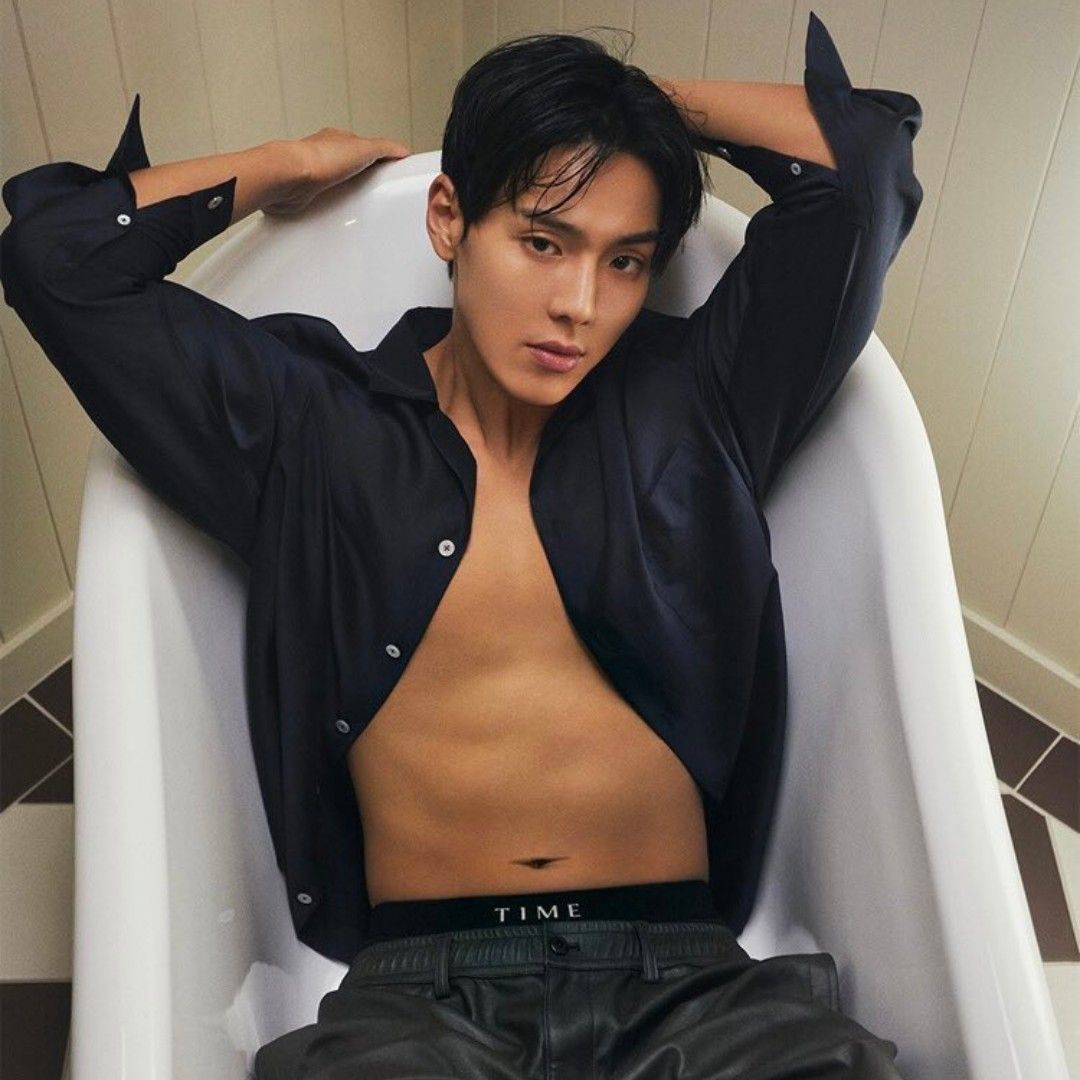 Recent activity shot of Shownu (MONSTA X)