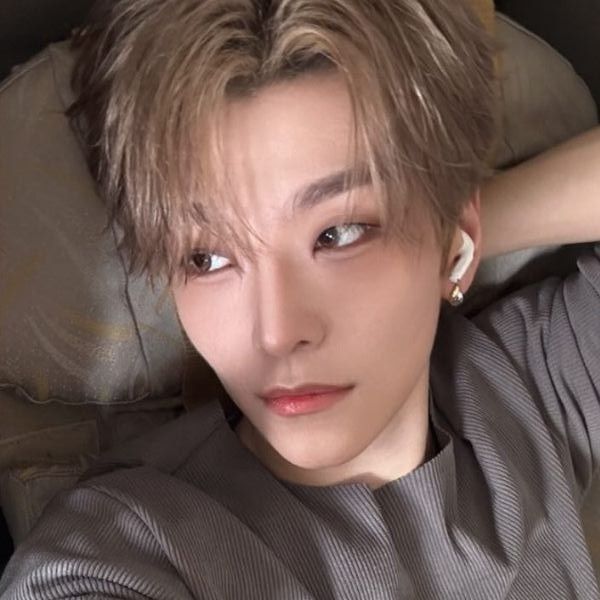 A moment captured by He Xinlong (ALPHA DRIVE ONE)'s fan