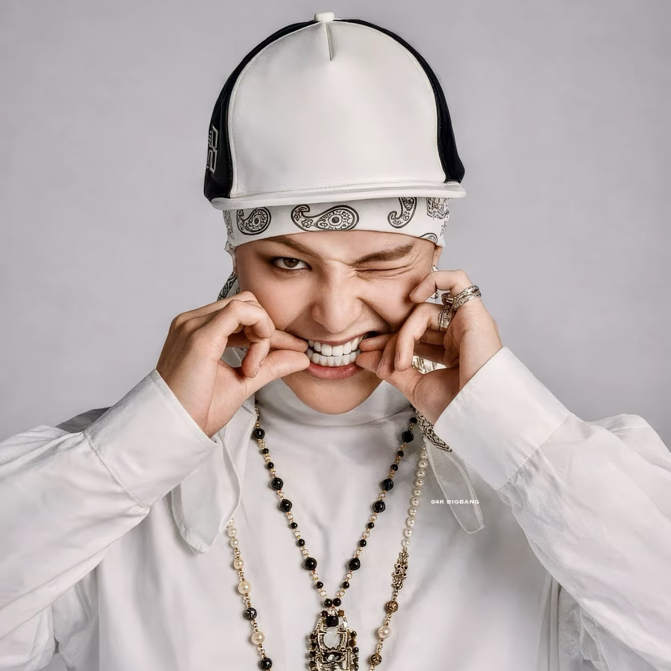 Behind-the-scenes cut of G-DRAGON (BIGBANG)