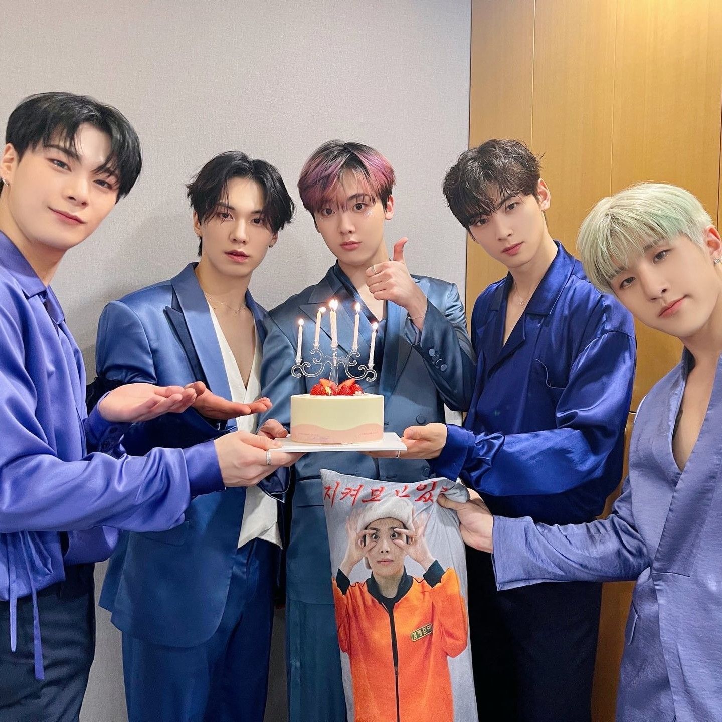 아스트로 최근 활동샷