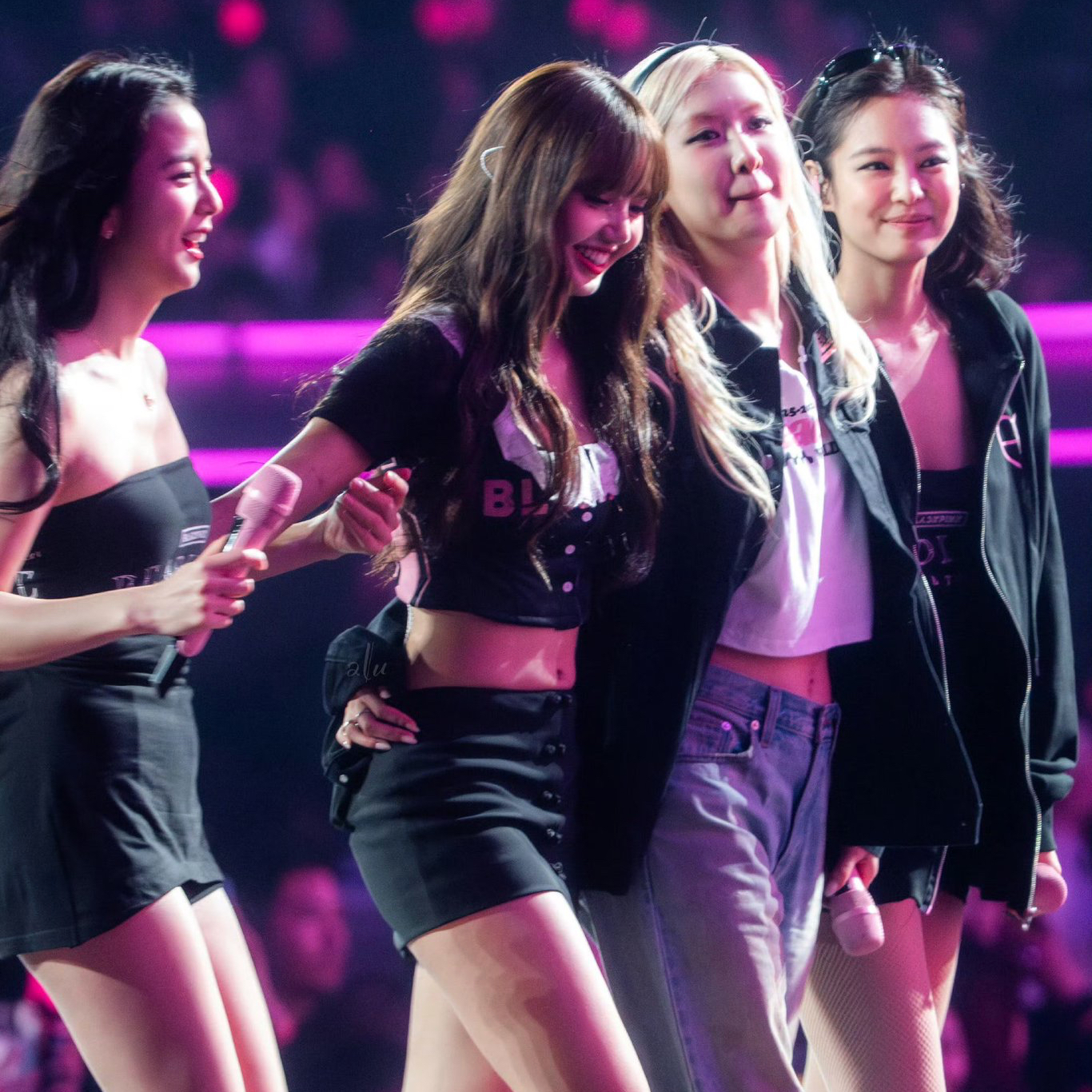 Foto aktivitas terbaru BLACKPINK