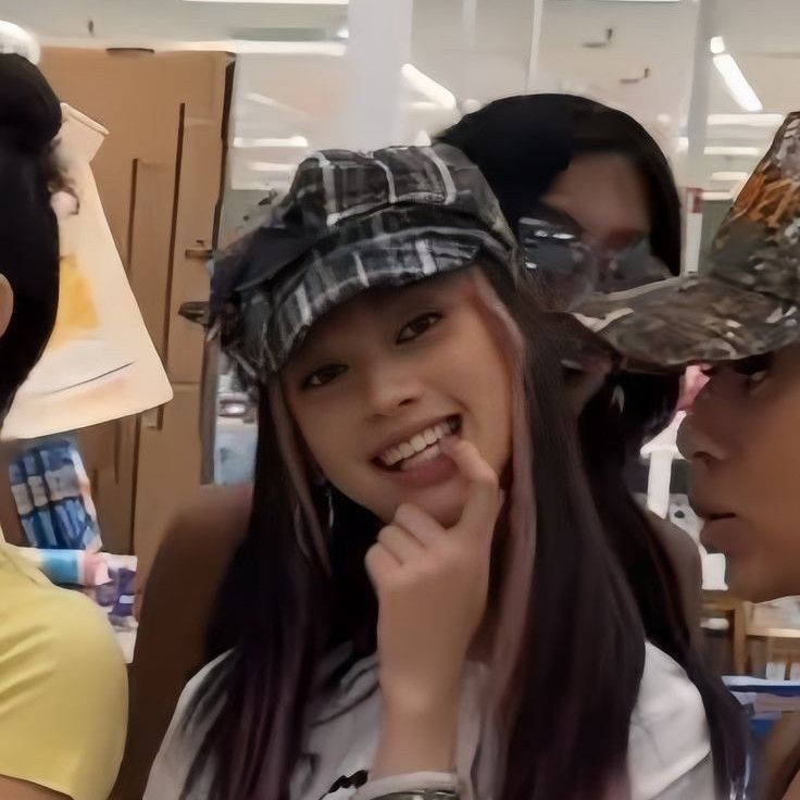 A moment captured by KATSEYE's fan