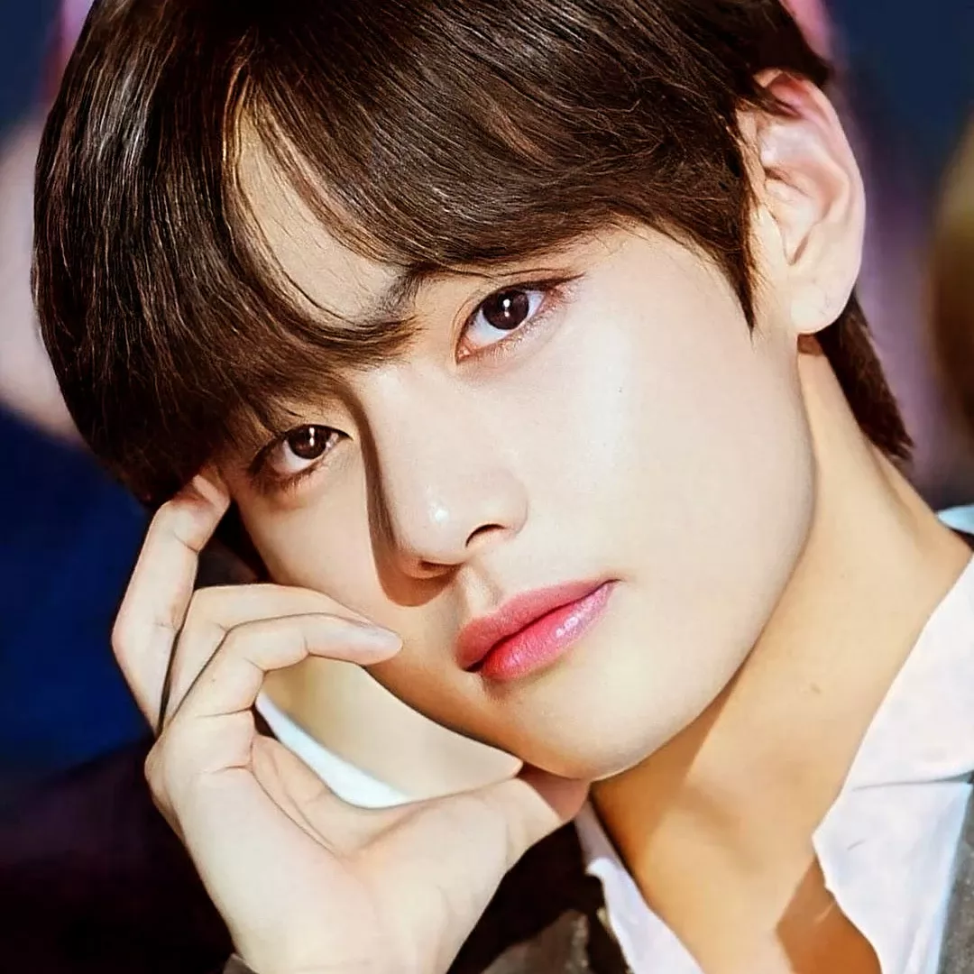 V (防彈少年團)粉絲拍下的瞬間