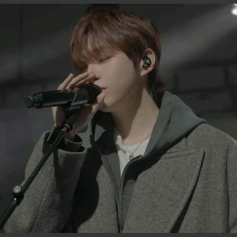 강다니엘 최근 활동샷