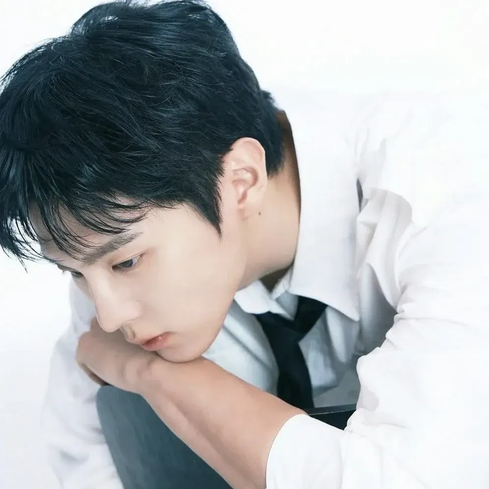김우석의 최신 사진