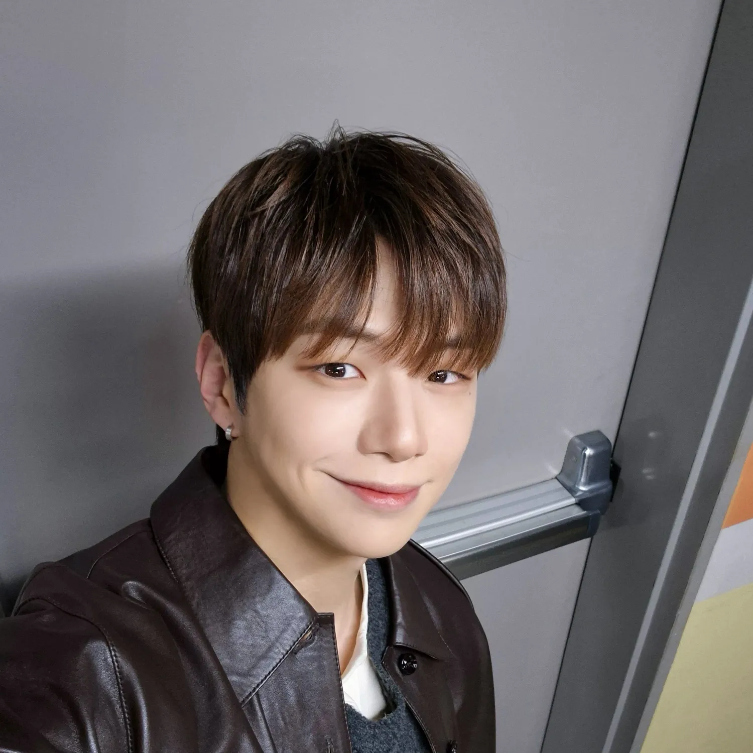 Behind-the-scenes cut of Kang Daniel