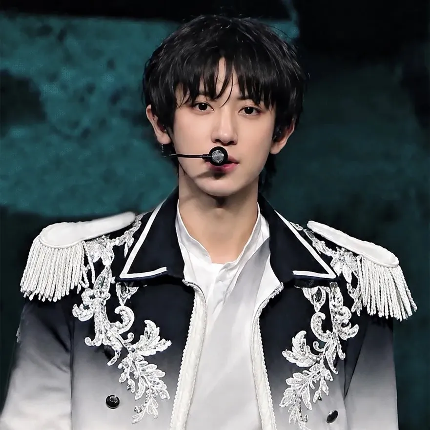 찬열 (EXO)의 최신 사진