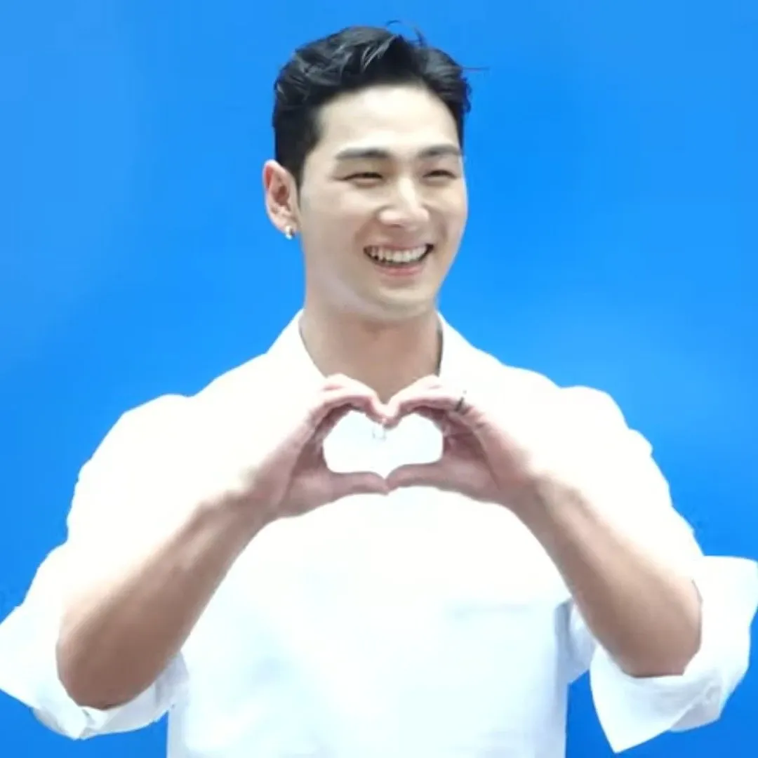 Momen yang diabadikan oleh penggemar Baekho