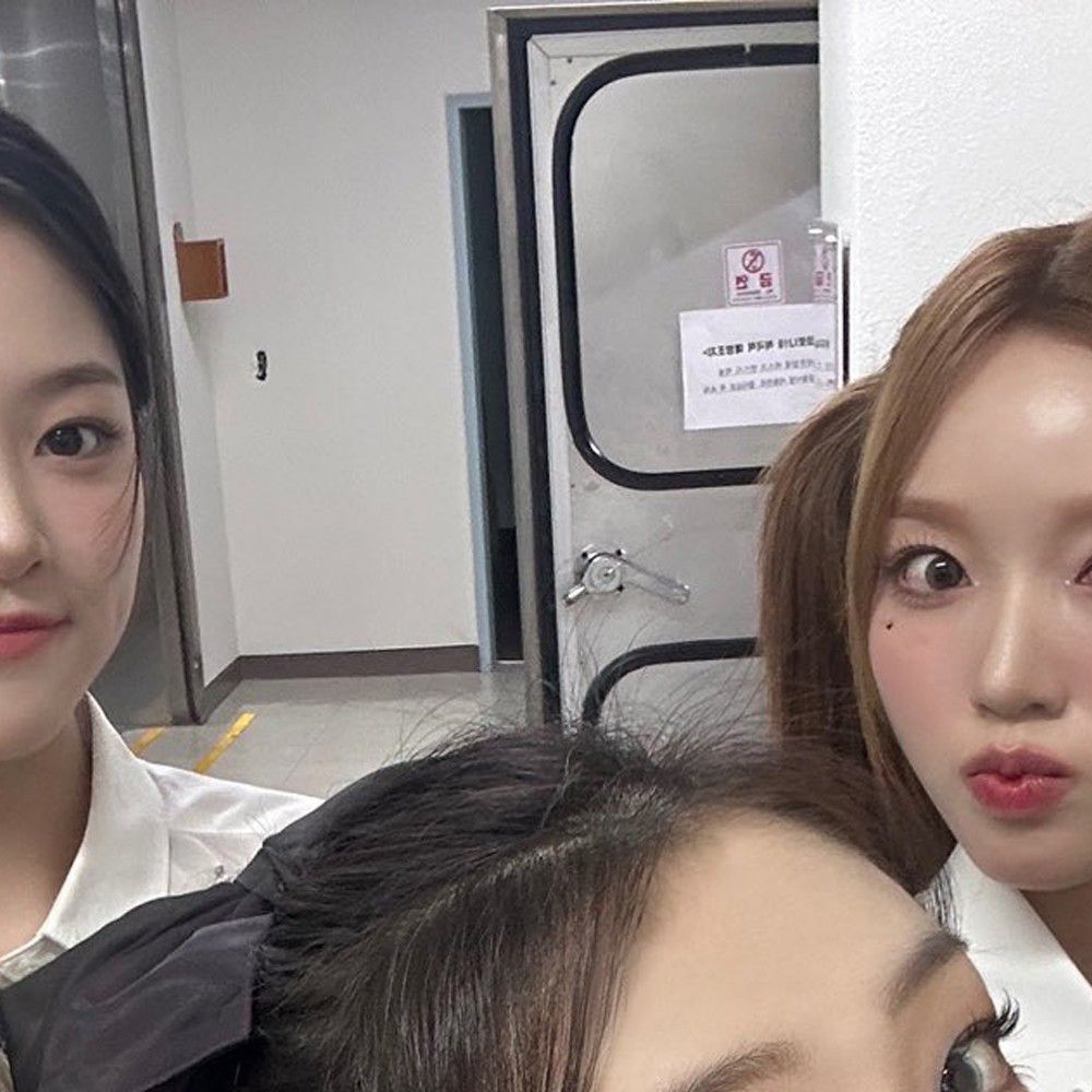 A moment captured by Loossemble's fan