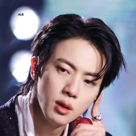 진 (방탄소년단)의 최신 사진