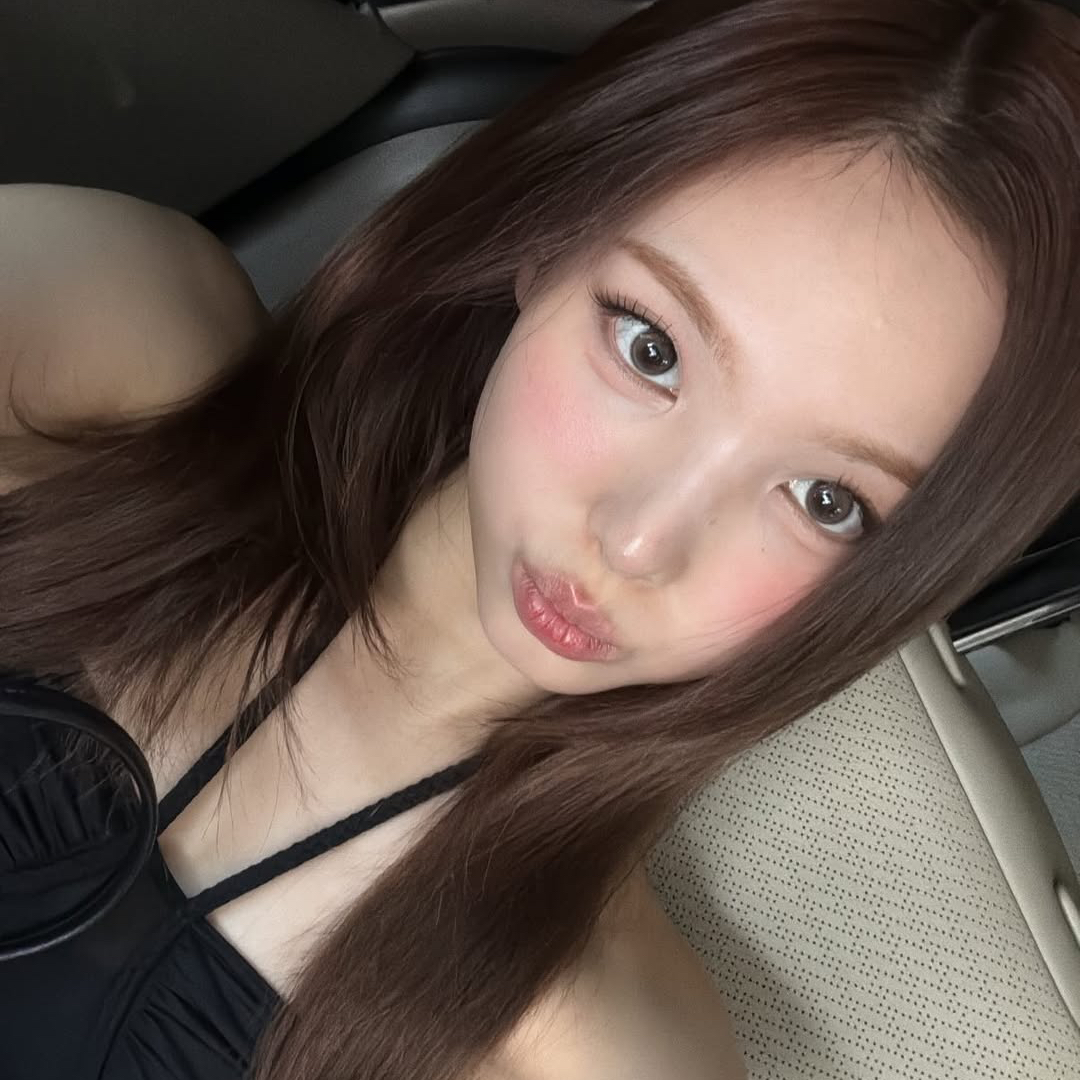 Latest photo of TWICE